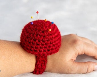 Crochet Wrist Pincushion Pattern | Crochet Pin Cushion Pattern | Pin Cushion Crochet Pattern | Crochet Needle Holder Pattern