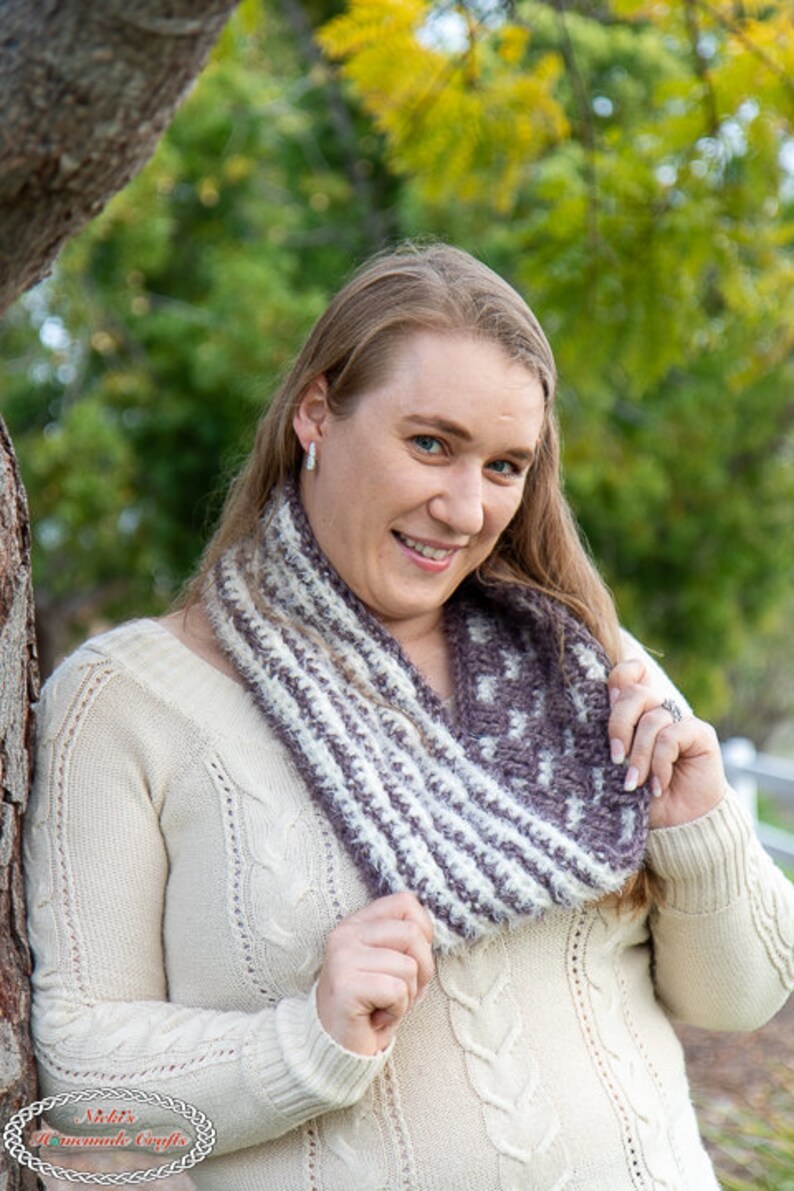 Reversible CROCHET COWL PATTERN with Bricks and Stripes and Fluffy Faux Fur Yarn Reversible Infinity Scarf image 6