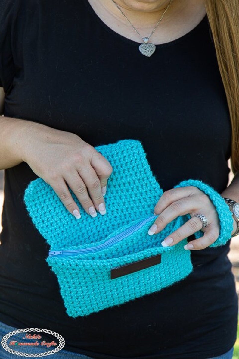 Thick Wristlet PURSE CROCHET PATTERN with 3 Pockets and Zipper using Thermal Crochet No Lining Needed image 1