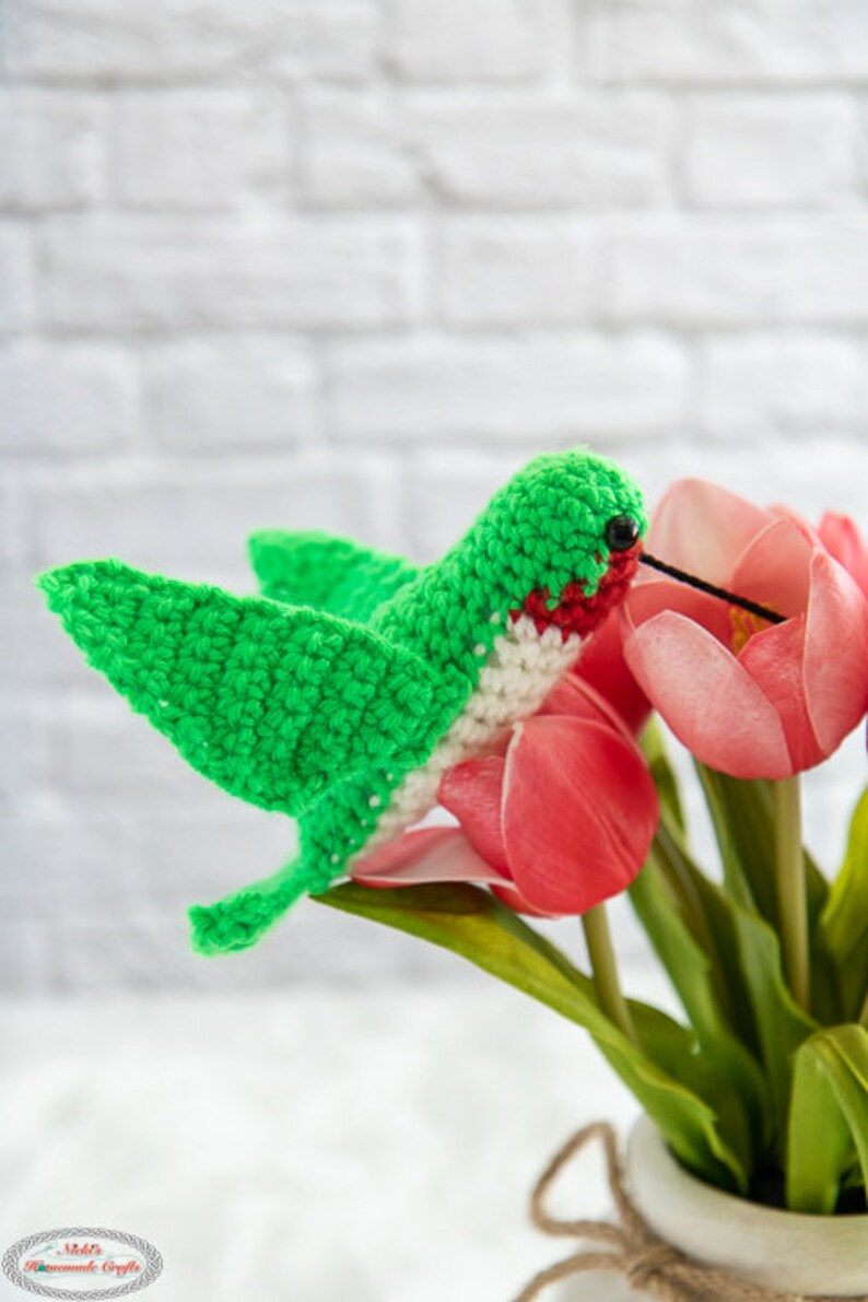 Realistic CROCHET HUMMINGBIRD PATTERN for Spring, Summer, Home Decor, or as a Gift image 5
