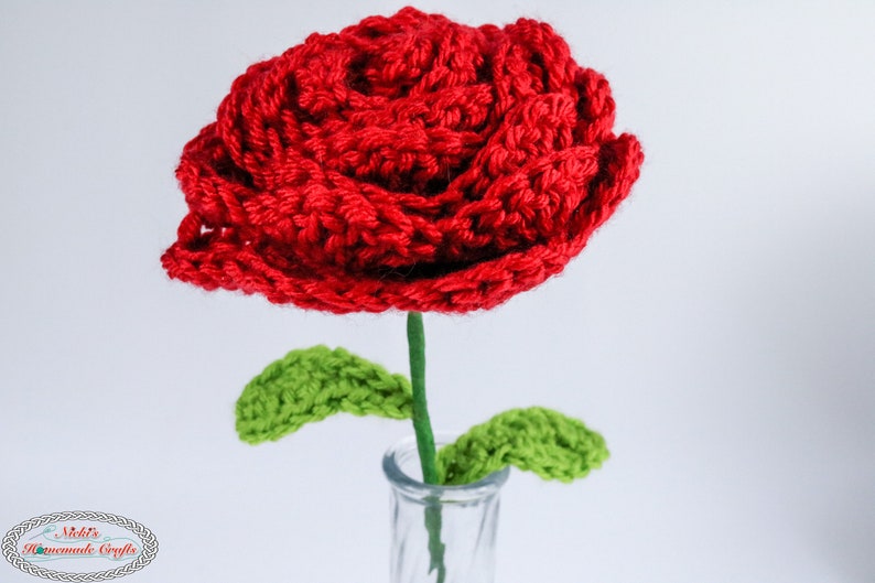 Crochet Pattern: ROSE with Wired Stem and Leaves Love, Valentine's Day, Flower, Heart, Wedding, Birthday image 1