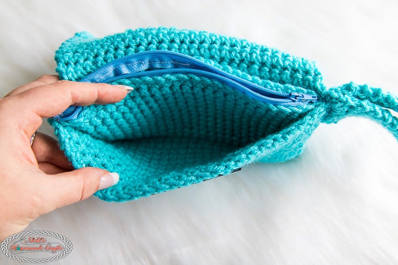 Thick Wristlet PURSE CROCHET PATTERN with 3 Pockets and Zipper using Thermal Crochet No Lining Needed image 4