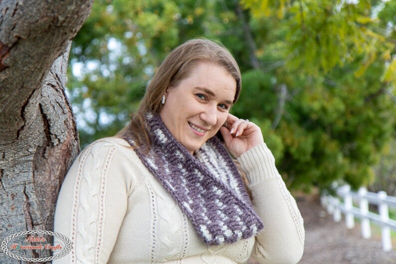 Reversible CROCHET COWL PATTERN with Bricks and Stripes and Fluffy Faux Fur Yarn Reversible Infinity Scarf image 3