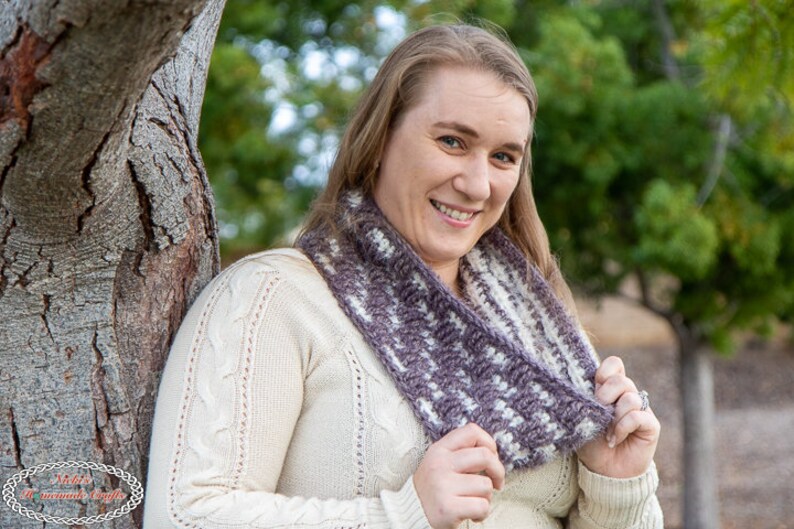 Reversible CROCHET COWL PATTERN with Bricks and Stripes and Fluffy Faux Fur Yarn Reversible Infinity Scarf image 4