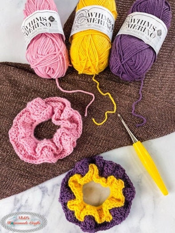 39 Crochet Scrunchies with Flowers, Ruffles, Bows, and Cherries 26 Crochet hair scrunchie