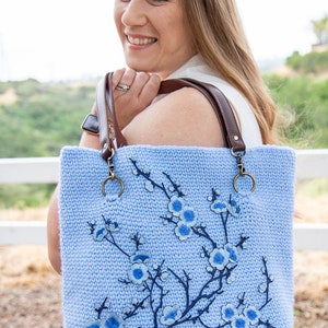 Stylish Blossom CROCHET Tote BAG PATTERN for Spring, Summer, Mother's Day, Birthdays, or as a Gift image 5