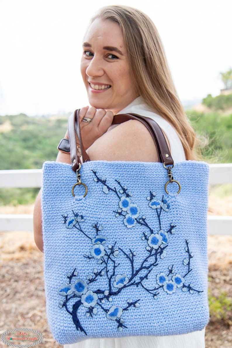 Stylish Blossom CROCHET Tote BAG PATTERN for Spring, Summer, Mother's Day, Birthdays, or as a Gift image 5