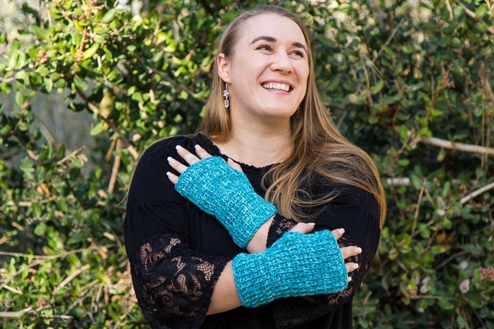 29 Victorian Fingerless Gloves Crochet Patterns to Add Elegant, Vintage Flair 5 Crochet Pattern / Tunisian Crochet Fingerless Gloves