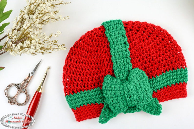 Crochet Pattern: Christmas Gift Beanie image 1