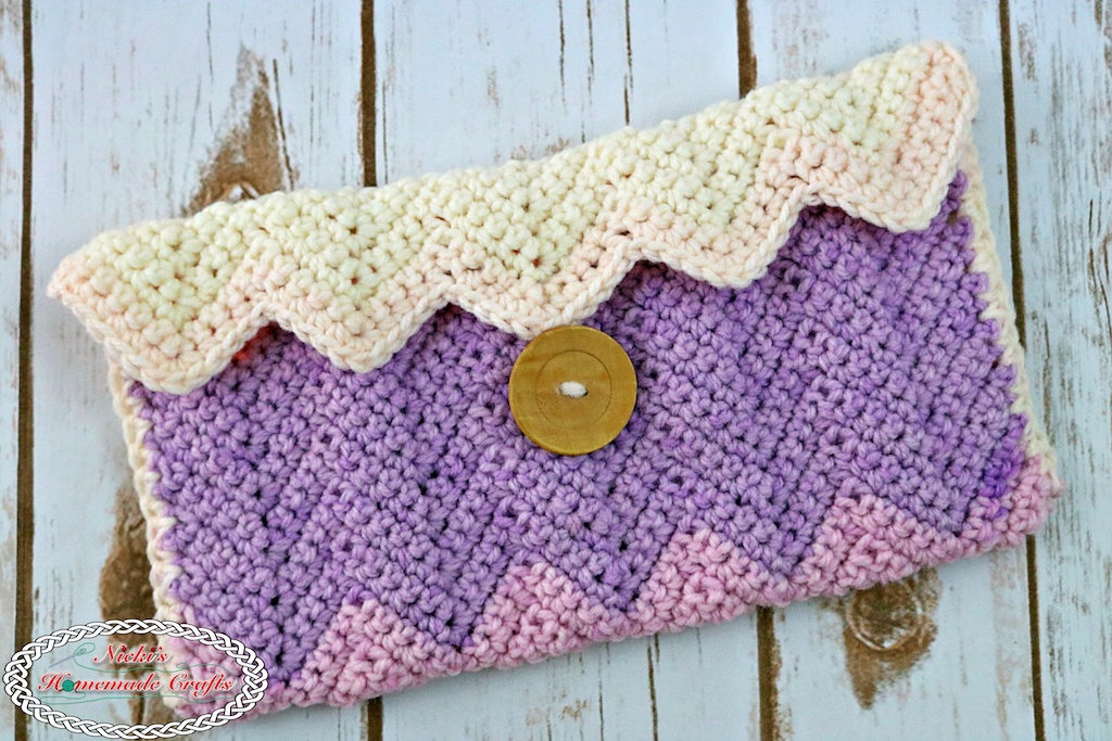 39 Crochet Clutch Patterns, Fringe Purses, and Granny Square Styles 27 Crochet Clutch Pattern Crochet Pouch Coin Purse