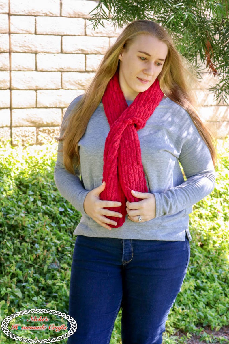 Knitting Pattern: Easy Loop Scarf using the Bernat Alize Blanket Ez yarn image 4