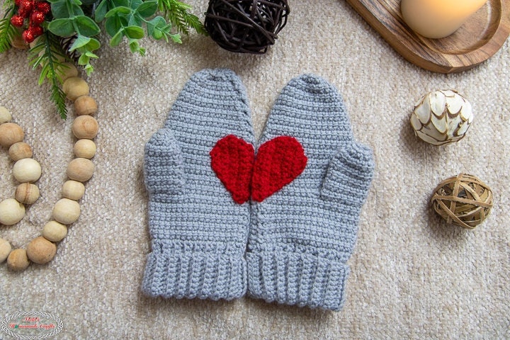 39 Crochet Mittens with Ornaments, Fingerless Mitts, and Baby Sets 31 Crochet Half Heart Mittens Pattern Crochet Mittens