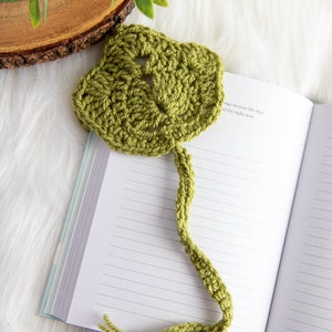 CROCHET LEAF BOOKMARK Pattern Crochet Bookmark Crochet Leaves Easy Crochet Pattern Crochet Teacher Gift image 3