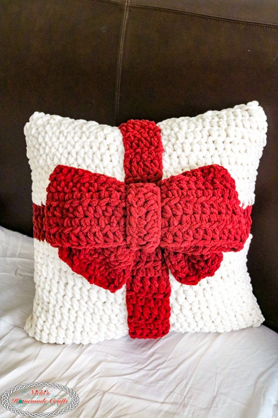 Crochet Pillow.. the ergonomic kind : r/crochet