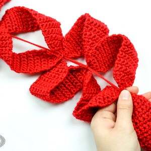 Crochet Pattern: Real Pull String Bow that is Reusable image 4