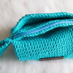 Thick Wristlet PURSE CROCHET PATTERN with 3 Pockets and Zipper using Thermal Crochet No Lining Needed image 5