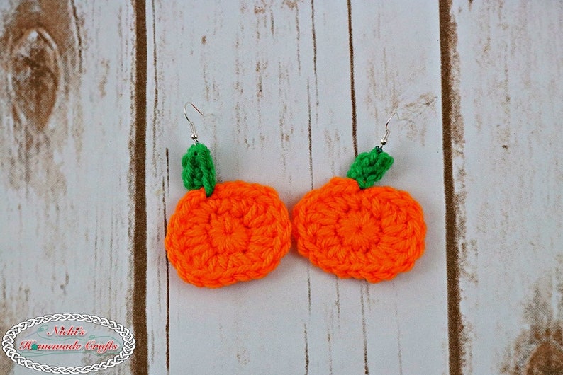 CROCHET PATTERN: Mini Pumpkin Earrings Halloween adult teen decoration diy video tutorial image 7