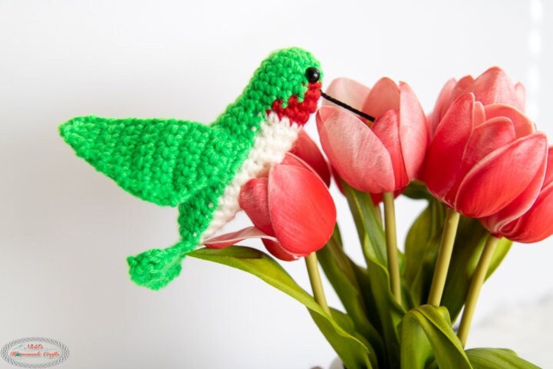 Realistic CROCHET HUMMINGBIRD PATTERN for Spring, Summer, Home Decor, or as a Gift image 1