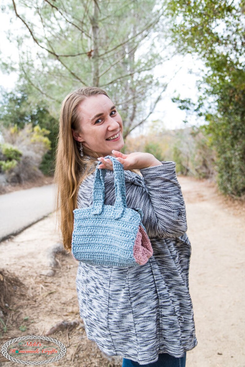 Crochet Pattern / Organizer Bag with Pockets and Zipper image 5