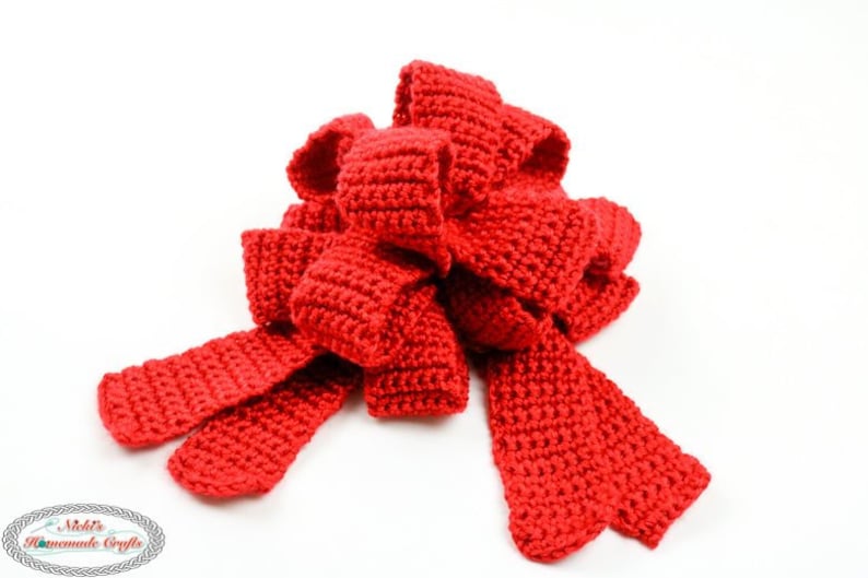 Crochet Pattern: Real Pull String Bow that is Reusable image 1
