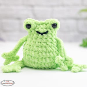 No-Sew Crochet Frog Pattern – Leggy Froggy PDF Amigurumi Plushie – Easy Beginner-Friendly Pattern with Video Tutorial – Craft Fair Favorite