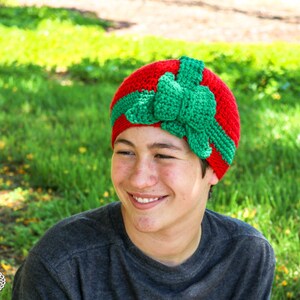 Crochet Pattern: Christmas Gift Beanie image 4