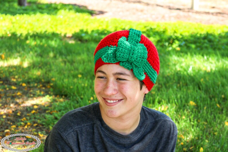 Crochet Pattern: Christmas Gift Beanie image 4