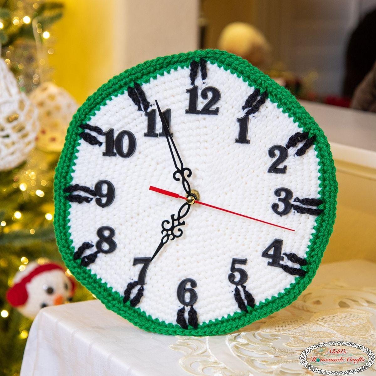 4 Crochet Clock Patterns That Keep Time in Handmade Style 4 Crochet Clock Pattern Christmas Crochet Wall Decor Quick