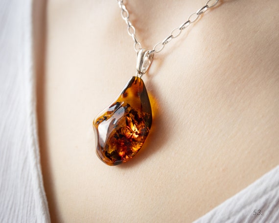 Baltic amber bracelet, natural, with glass | MARITA-VITA.COM