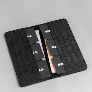 Cartera larga de cocodrilo negro, cuero repujado de cocodrilo, cartera larga de cocodrilo estampada, cartera de cuero genuino, cartera larga personalizada imagen 2