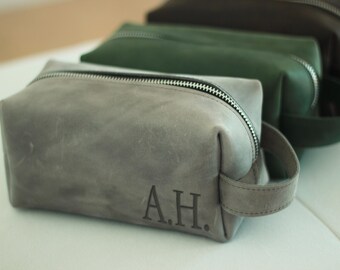 Custom dopp kit, leather mens toiletry bag, crazy horse leather cosmetic bag, engraved shaving kit bag, leather makeup bag, makeup organizer