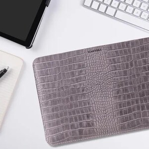 Schwarze Krokodil geprägte MacBook Hülle, Leder Laptop Tasche, MacBook Air 12 13 14 15 16 Tasche, personalisierte MacBook Tasche, Ehemann Geschenk Bild 9