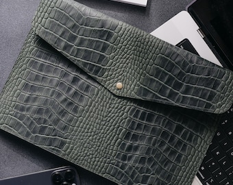 Dunkelgrüne stilvolle Laptoptasche, MacBook-Hülle, Notebooktasche aus Leder, MacBook Zubehör, echtes Leder, Weihnachtsgeschenk für Ihn