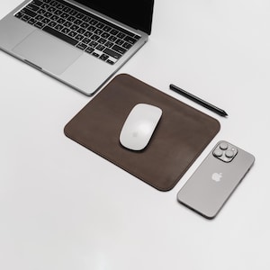Kundenspezifisches kleines Leder-Mauspad, personalisiertes Schreibtischzubehör, Leder-Gaming-Mauspad, Computerzubehör, kleine Schreibtischmatte, Arbeit von zu Hause aus