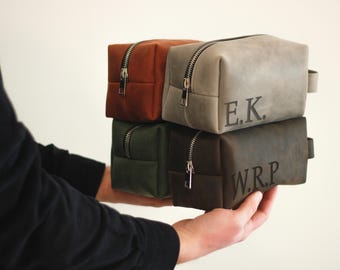 Leather mens toiletry bag, custom dopp kit, personalized travel toiletry bag, engraved cosmetic bag, barber shop gift, fathers day gift