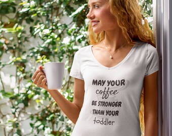 Kaffee Mama Shirt, lustiges Mama Shirt, Mama eines Kleinkindes, Geschenke für Mama, Muttertag Shirt, Mama Leben, TH478