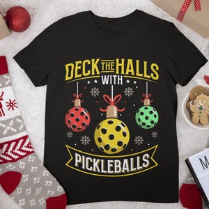 Chemises de Noël, Terrasse de pickleball, Pagaie de pickleball, Cadeaux pickleball, Motifs pickleball, Cadeaux sport pour hommes et femmes TH1098
