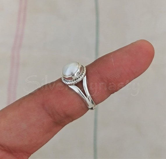 Pure Chandi Ring for Girls with White and Pink Zircon Stones