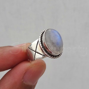 Handmade Oval Rainbow Moonstone Ring: 925 Sterling Silver Boho Ring