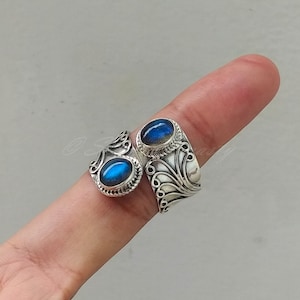 Handmade Sterling Silver Labradorite Ring: Boho Oval Gemstone
