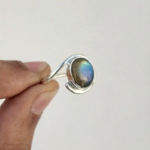 Handmade Oval Labradorite Ring: 925 Sterling Silver Boho Ring