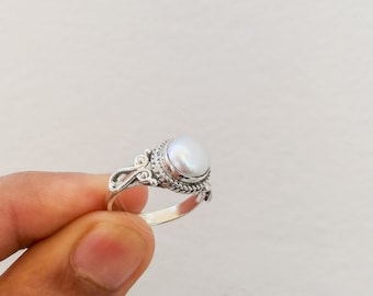 Pearl ring, 92.5% Sterling Silver Ring, Silver Pearl ring, Fresh Water Pearl Ring, Rings for Women, Handmade Ring, Designer Ring, Boho Ring