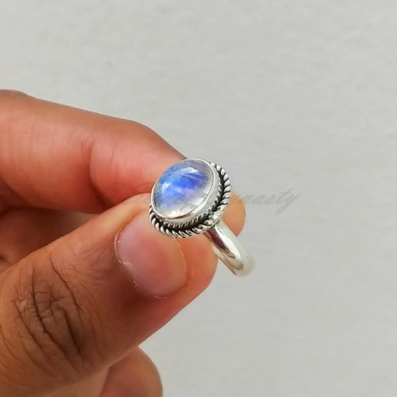 Sterling Silver Ornate 12mm Oval Rainbow Moonstone Ring Sterling Silver Ornate 12mm Oval Rainbow Moonstone Ring