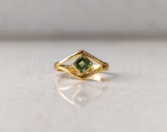 Natural Peridot 18K Gold Plated Ring, 925 Sterling Silver Base Metal, Minimalist Gold Ring, HandmadeGift, Minimalist Ring