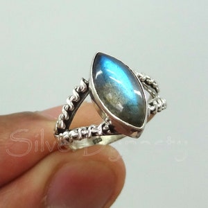 Natural Labradorite ring, handmade ring, 92.5% silver ring, silver labradorite ring, midi ring, handmade ring silver,