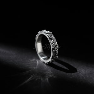 Handmade Sterling Silver Band Ring: Traditional Floral Design