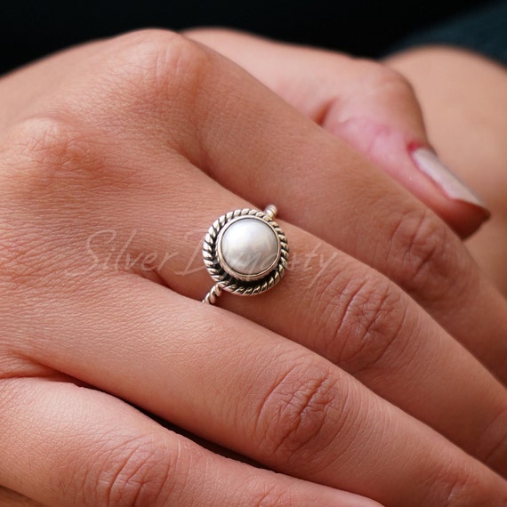 Stone Rings: Mother of Pearl Twisted Silver Ring, r74
