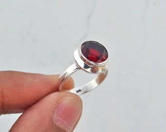 Natural Garnet Ring, 925 solid sterling silver ring, Garnet Silver Ring, Women's Ring, Birthstone Ring, Minimalist Ring, Promise Ring