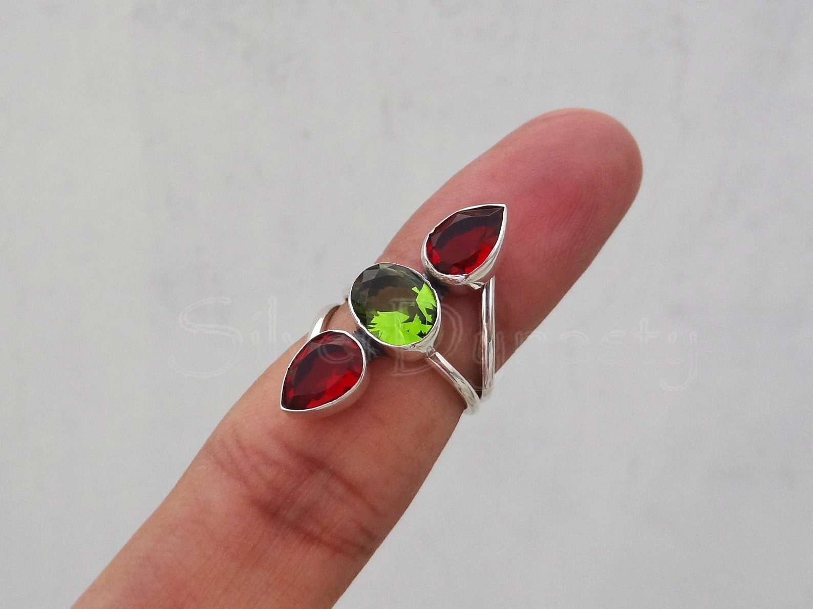 Silver Garnet and Peridot Ring Size 9.5
