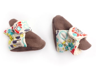 Newborn slippers, soft baby shoes with cute red flowers. Adorable stay on booties, best baby shower gift. Floral, teal, aqua, green + blue.
